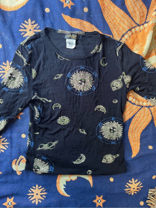 Tops - 90s Celestial Sun & Moon Graphic Long Sleeve Top